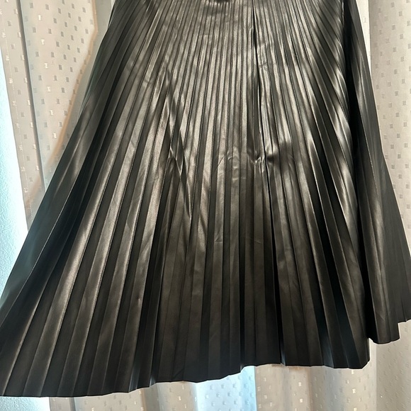 Scoop NYC Black Pleated Midi Skirt for Work - Picture 3 of 10